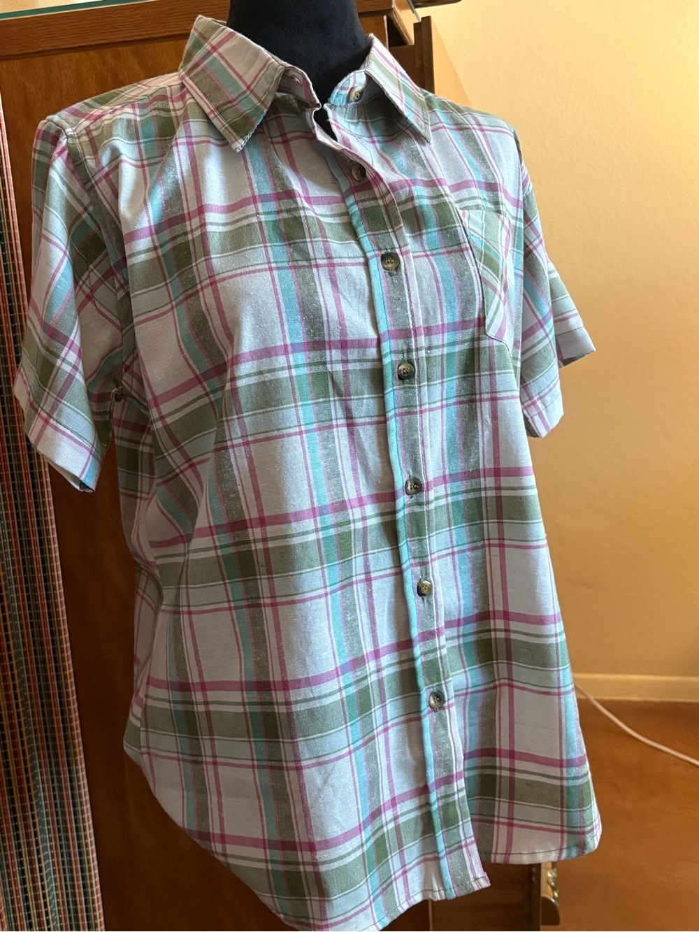 Plaid Button-Front Short Sleeve Blouse in Green & Pink